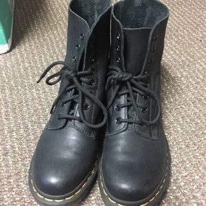 Doc martens 1460 boots in pascal Virginia leather